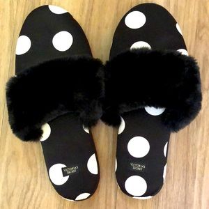 NEW Victoria’s Secret Polka Dot Fuzzy Slippers L